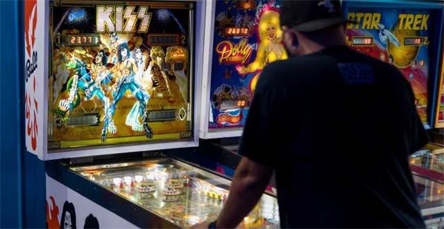 Sip and Play Sundays at Dezerland