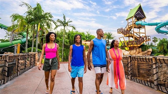 Annual Pass Member Friends & Family Night