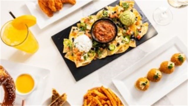 Happy Hour at Sports & Social