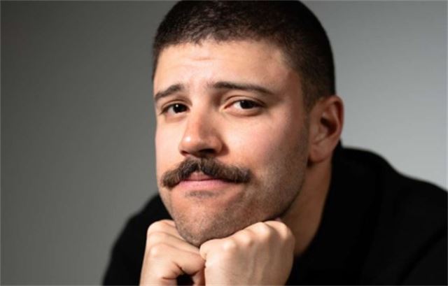 Angelo Colina (En Espanol)