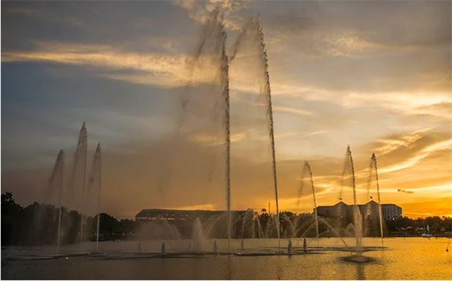 Easter Sunrise at SeaWorld Orlando